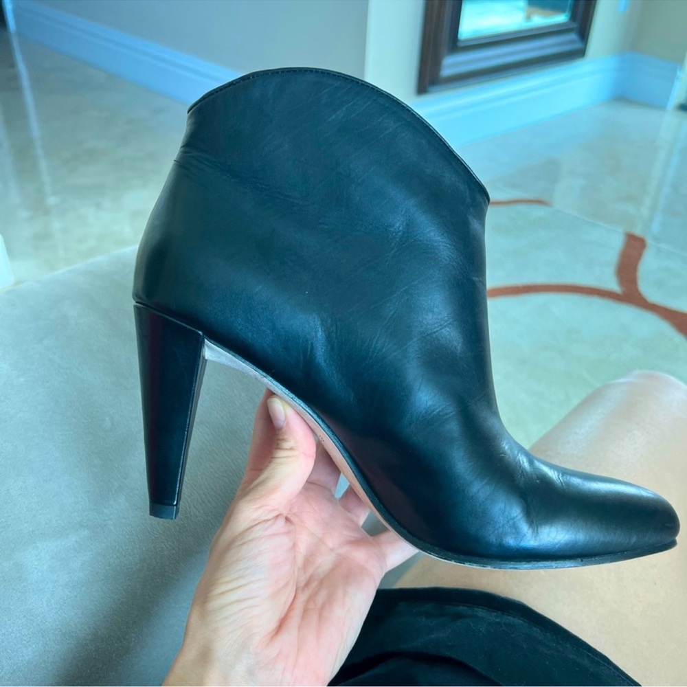 Shoes - Picture 3 of 7